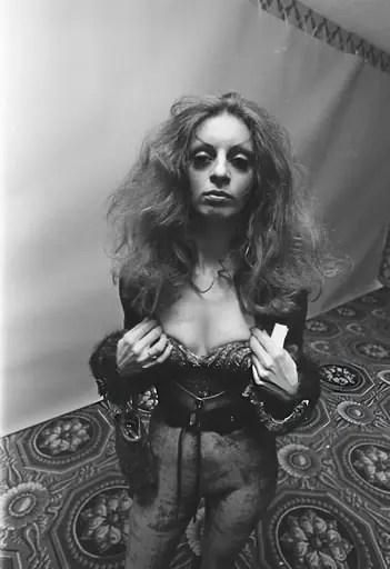 «Через 50 лет: Он трогал меня за грудь!!!» humus