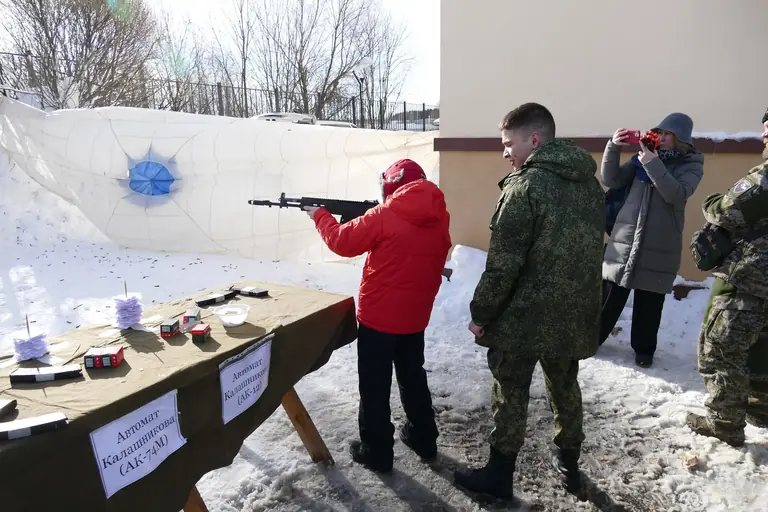 День Советской Армии и Военно-морского флота в Падиково yuripasholok