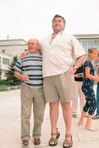 Прекрасная экскурсия, - на кладбище, Вы старший! sadalskij