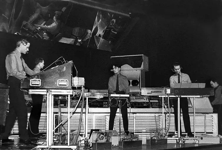 1981: Kraftwerk выпустили восьмой альбом 